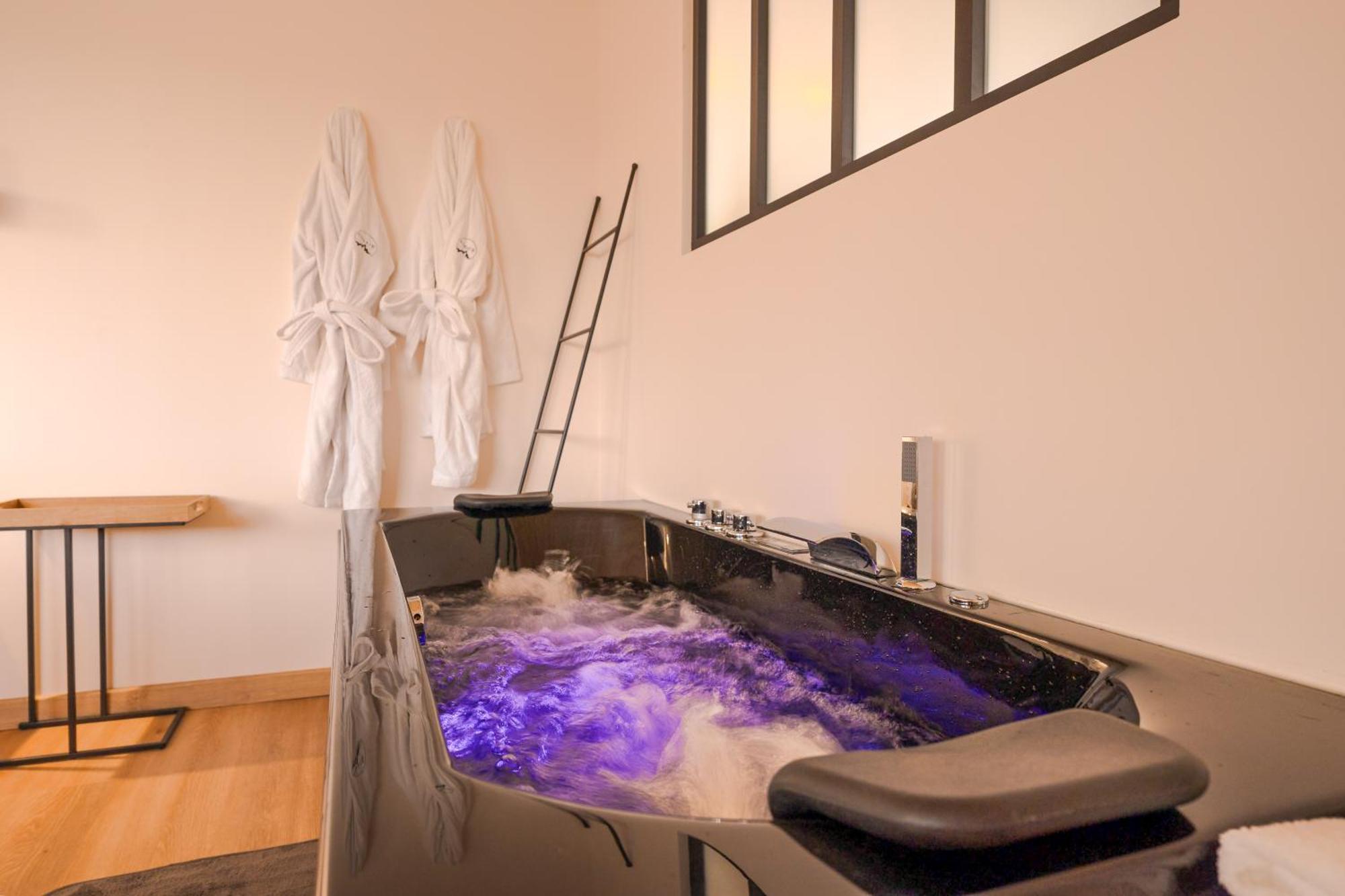 Suite Chalet K - Hyper Centre- Gare سانت شاموند المظهر الخارجي الصورة